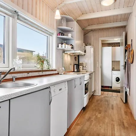 Four Bedroom Holiday In 度假居 *