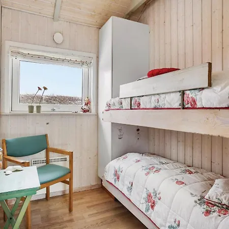 Four Bedroom Holiday In * Hejls