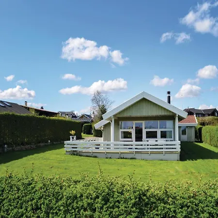 Four Bedroom Holiday In *