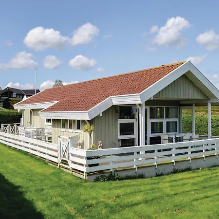 Four Bedroom Holiday In 度假居 *