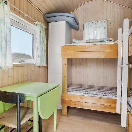 Four Bedroom Holiday In 度假居