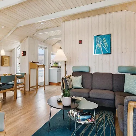 Four Bedroom Holiday In 度假居 Hejls